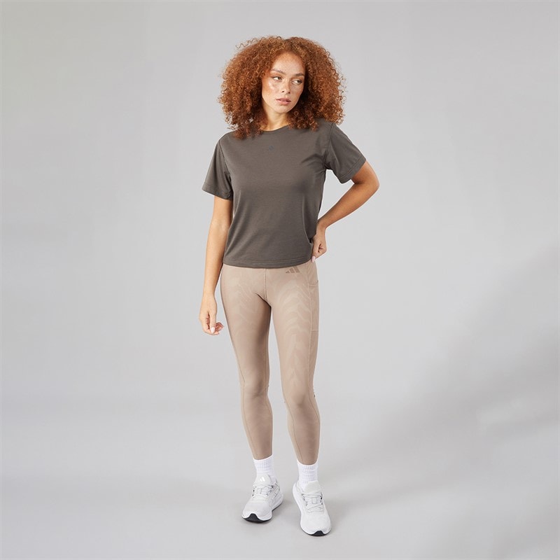Womens Primelift Back Cutout 3-Stripes T-Shirt Shadow Olive - Image 4