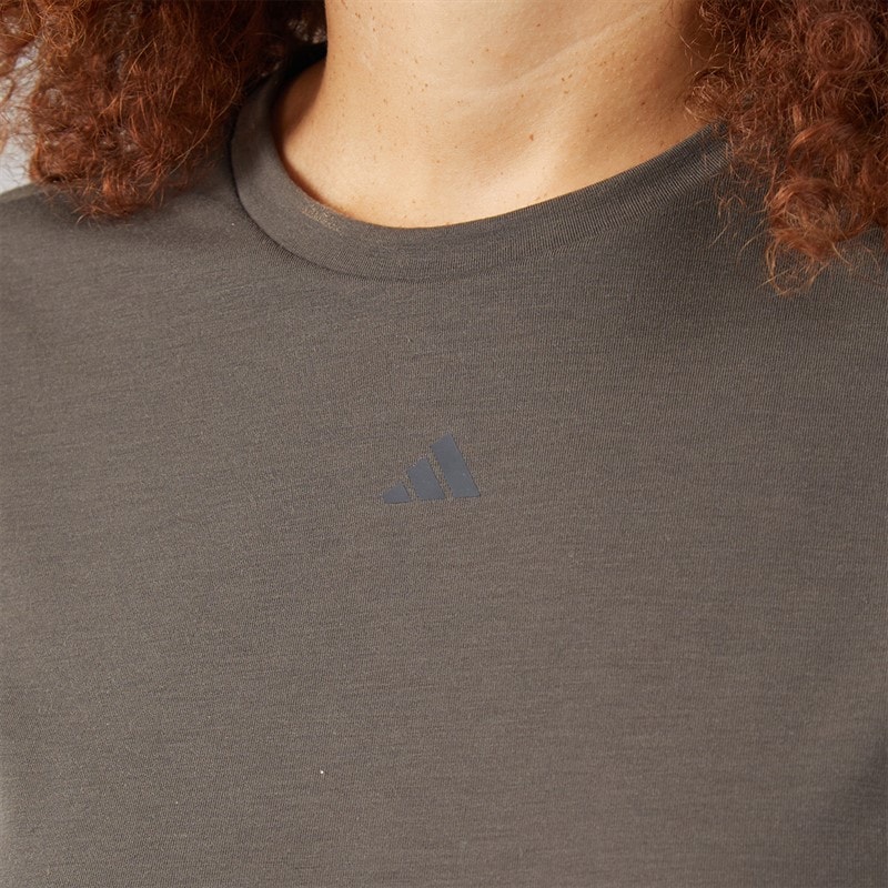 Womens Primelift Back Cutout 3-Stripes T-Shirt Shadow Olive - Image 5
