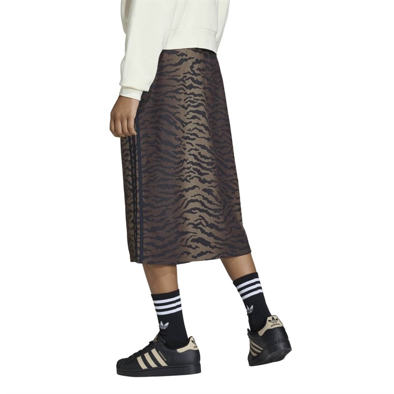 Junior Girls Trefoil All Over Print Twill Skirt Night Brown - Image 2