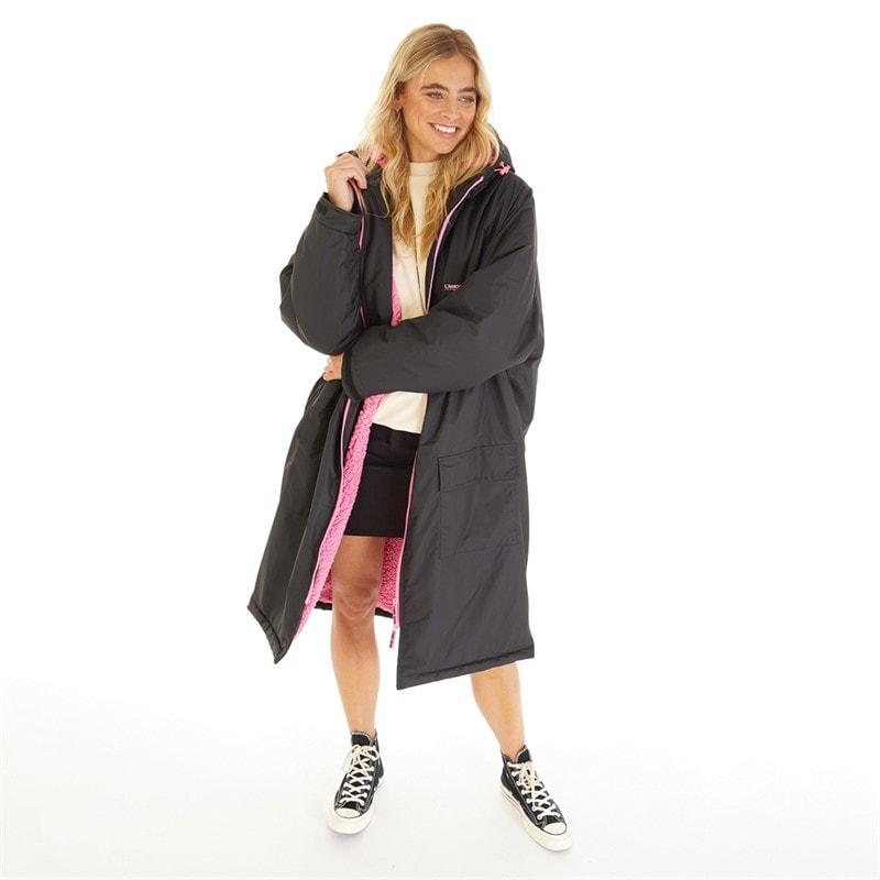 Womens Luna Waterproof Changing Robe Black/Pink - Image 4