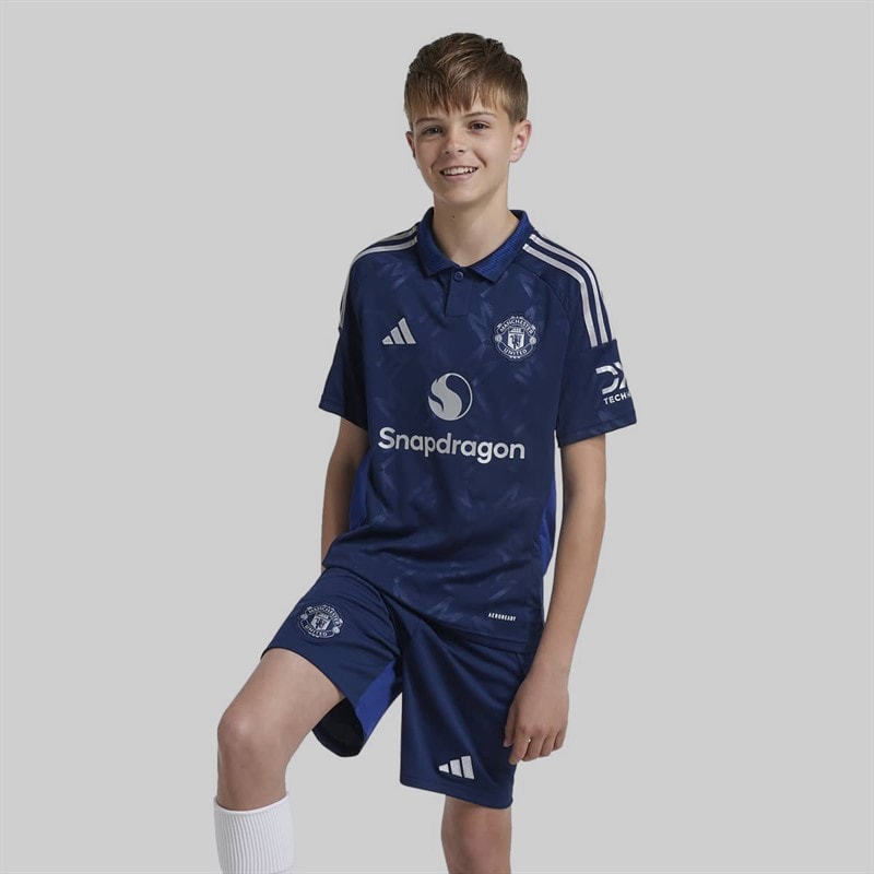 adidas Junior Boys MUFC Manchester United 24/2 Away Shorts Night Indigo - Image 4