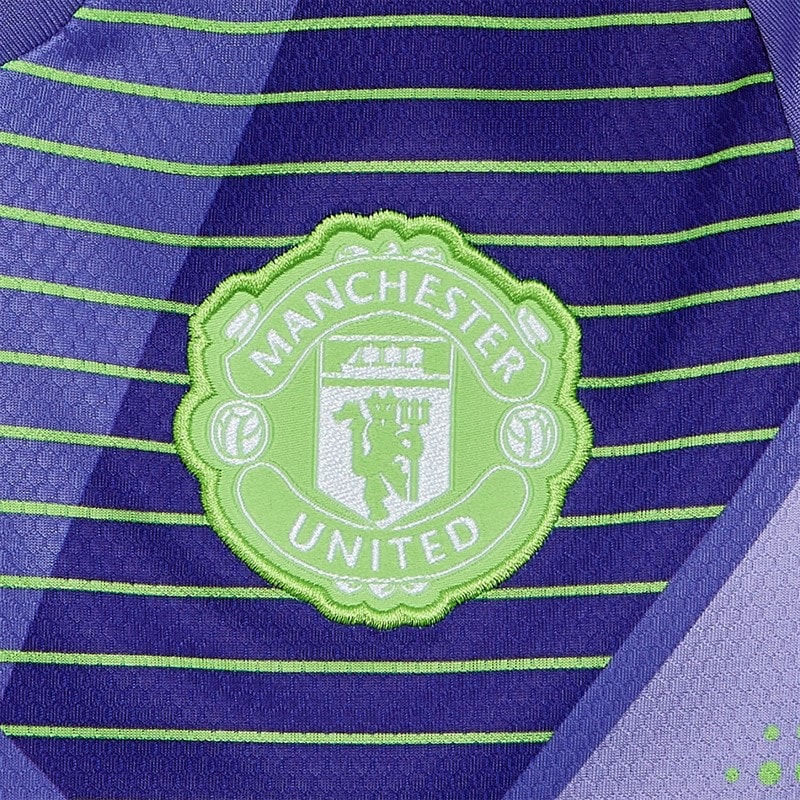 adidas Junior MUFC Manchester United 24/25 Long Sleeve Goalkeeper Jersey Purple - Image 3