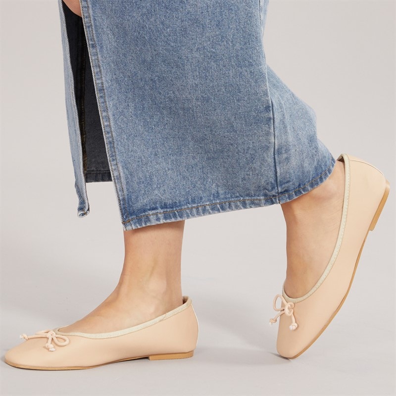Fluid Womens Arosa Lace Ballet Pumps Nude - Image 1