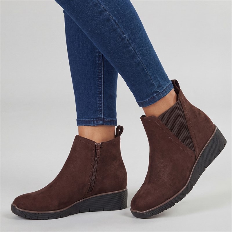 Board Angels Womens Arabella Wedge Chelsea Boots Brown