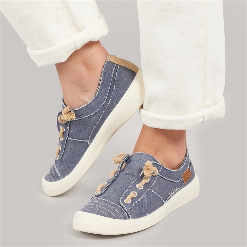 Blowfish Womens Malibu Beachside Slip On Canvas Shoes Navy