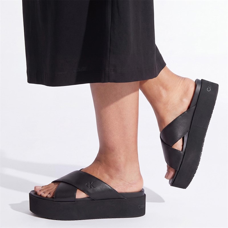Calvin Klein Jeans Womens Flatform Cross Strap Sandals Triple Black