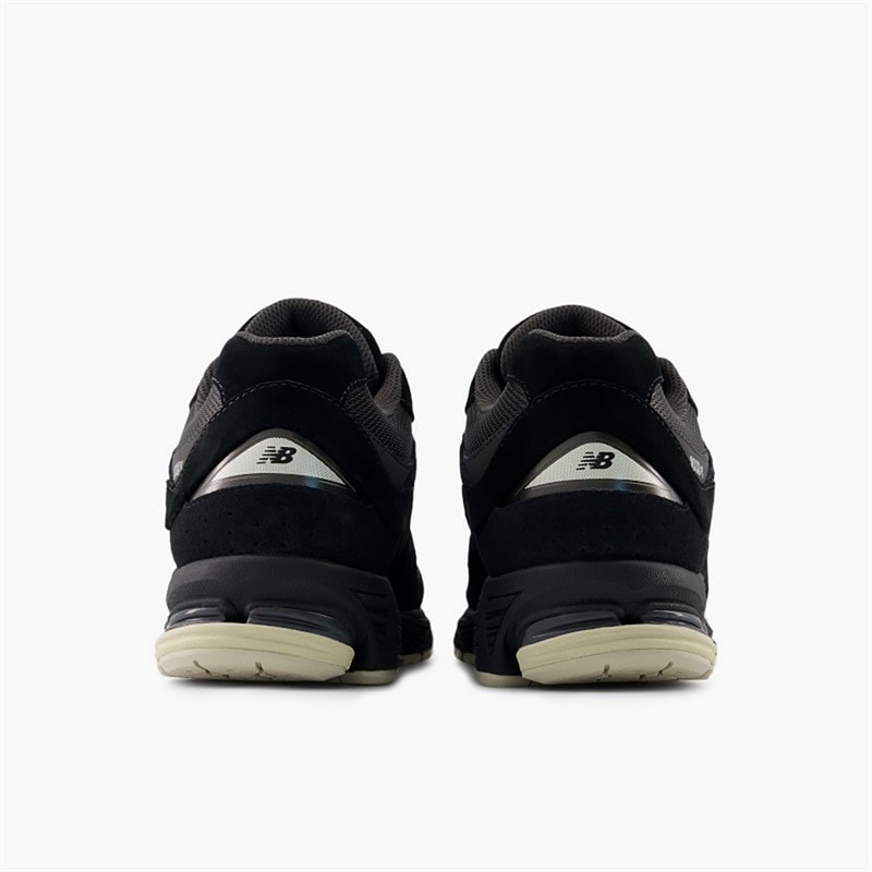New Balance 2002R Trainers Black/Timber Wolf White - Image 3