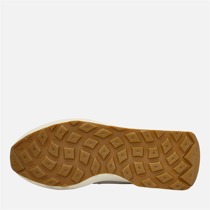 New Balance 370 Trainers Sea Salt/New Spruce - Image 2