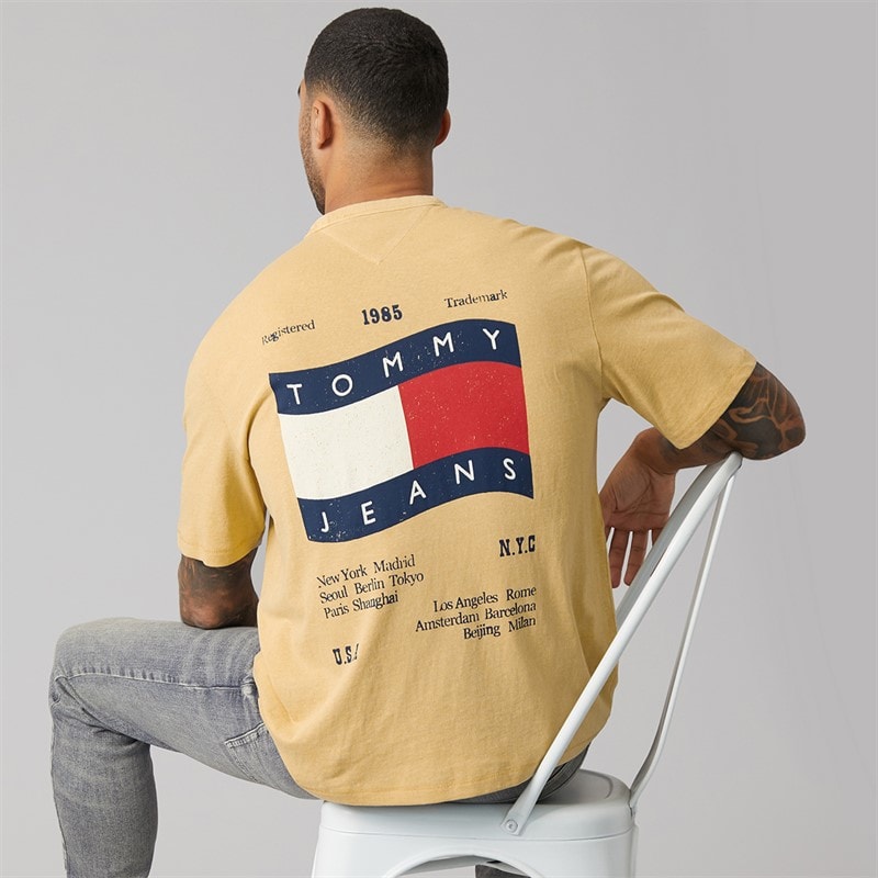 Tommy Hilfiger Mens 90S Waving Flag T-Shirt Gentle Gold - Image 1