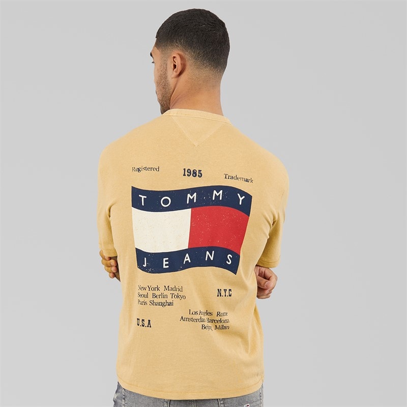 Tommy Hilfiger Mens 90S Waving Flag T-Shirt Gentle Gold - Image 3