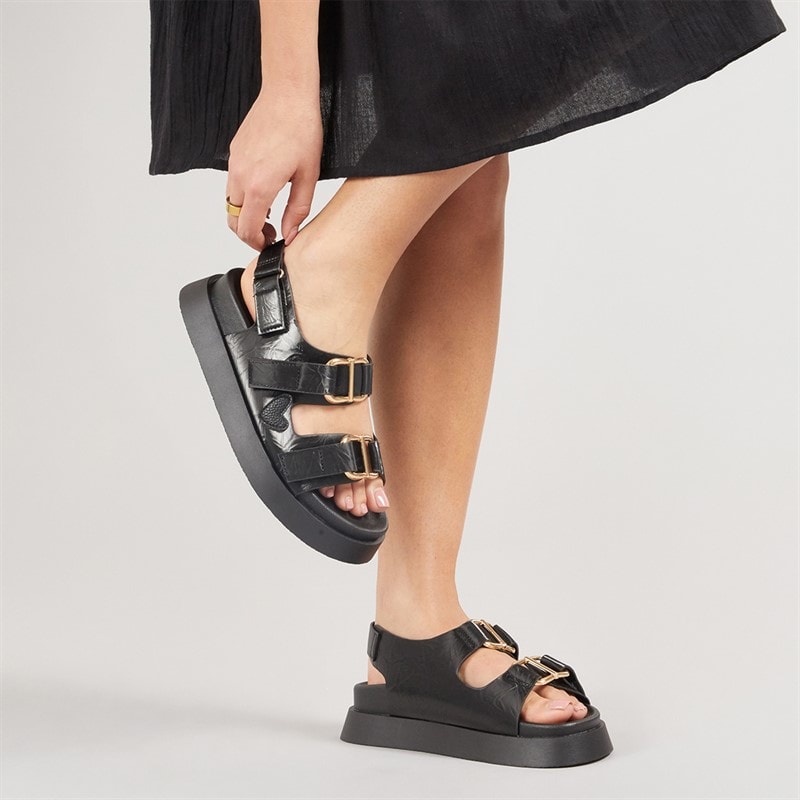 L'amore Couture Womens Alaiya Sandals Black